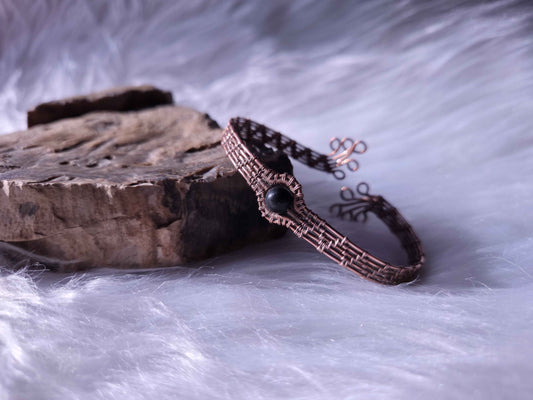 Bracelet tissé et Obsidienne (Tel que fait en direct sur Twitch)
