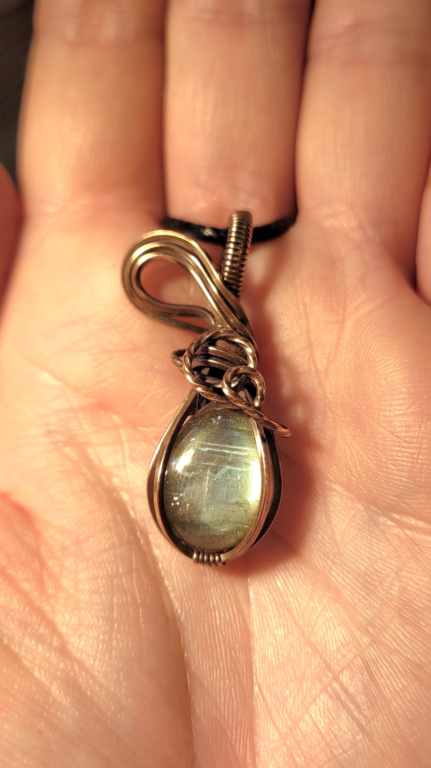 Pendentif de Labradorite (Le Twist) et cuivre brut