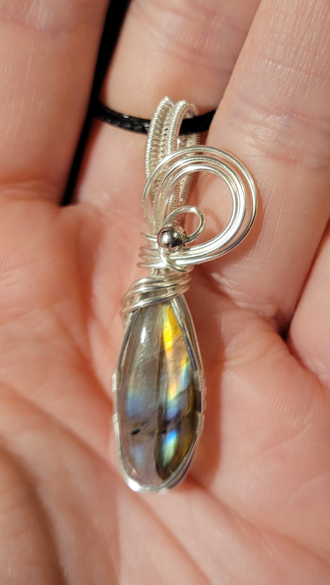 Labradorite pendant (oblong)